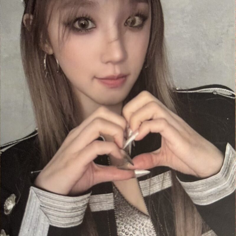 I-dle Yuqi „2nd Full Album” photocard