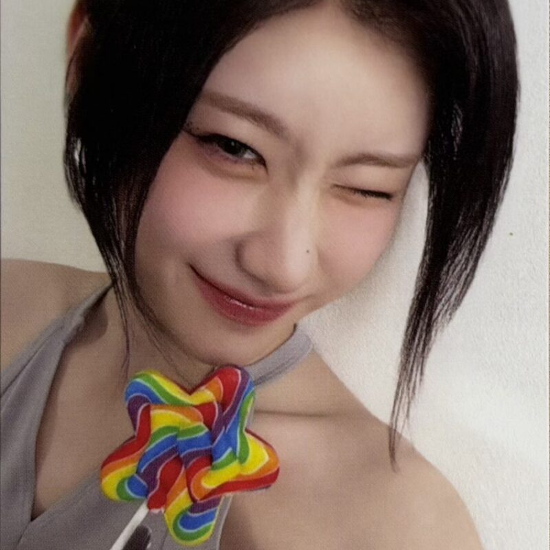ITZY Chaeryeong „Motto” photocard
