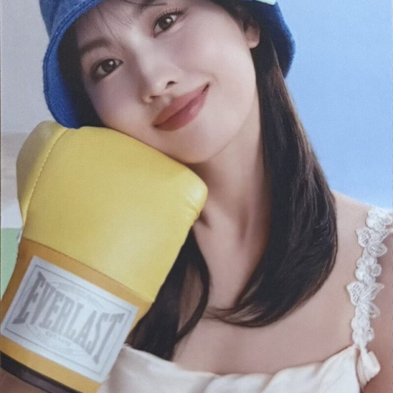 Twice Momo „Ready To Be Japan World Tour” photocard