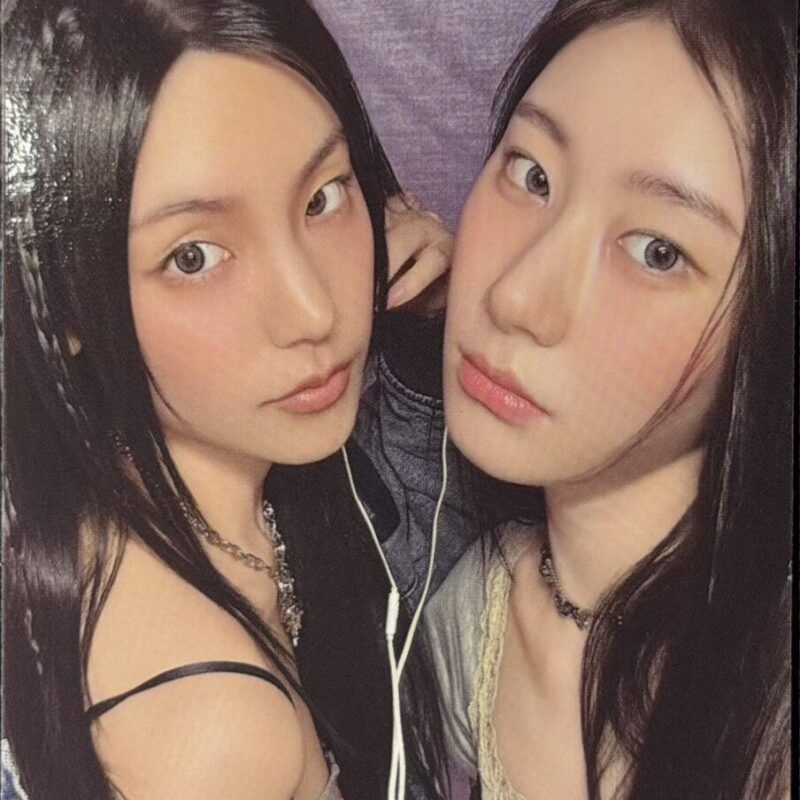 ITZY UNIT „Gold” photocard