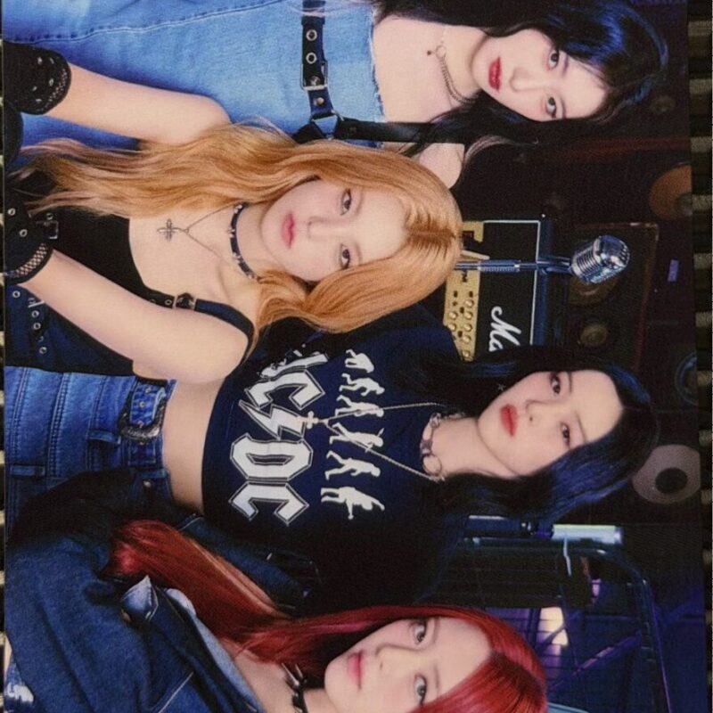 ITZY UNIT „Born To Be” photocard