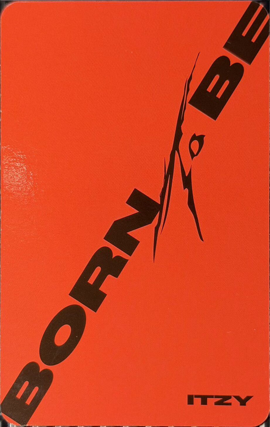 ITZY Yeji „Born To Be” photocard - obrazek 2