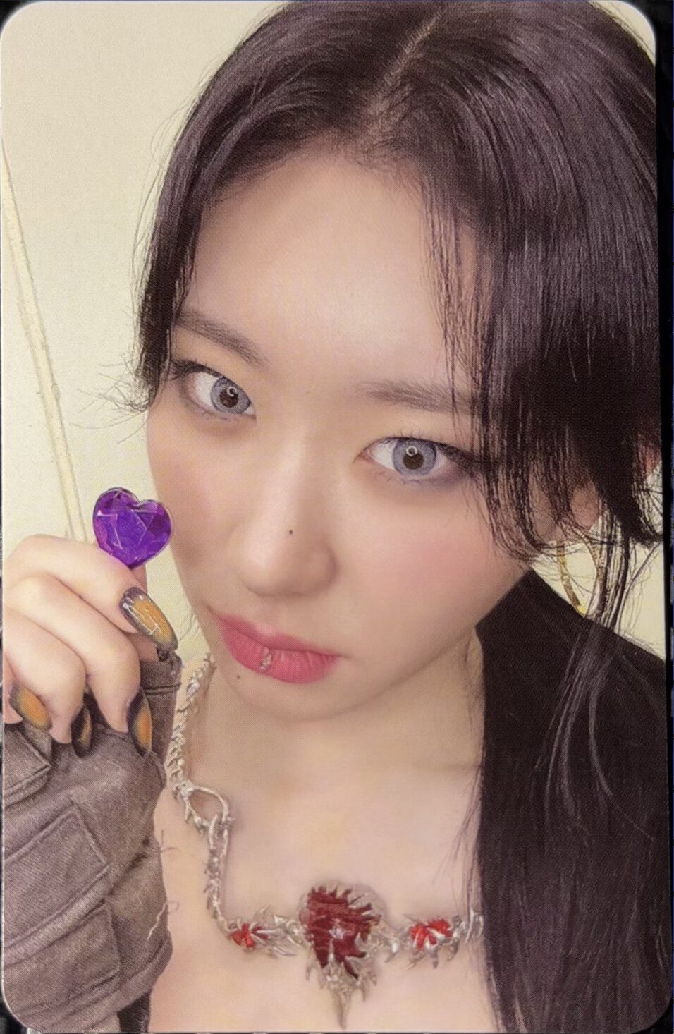 ITZY Chaeryeong „Born To Be” photocard