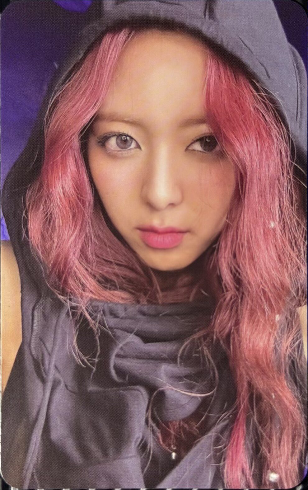ITZY Yuna „Born To Be” photocard