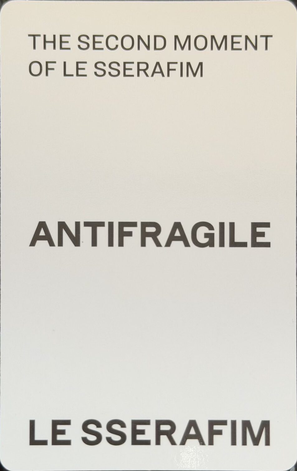 LE SSERAFIM Sakura „Antifragile” photocard - obrazek 2